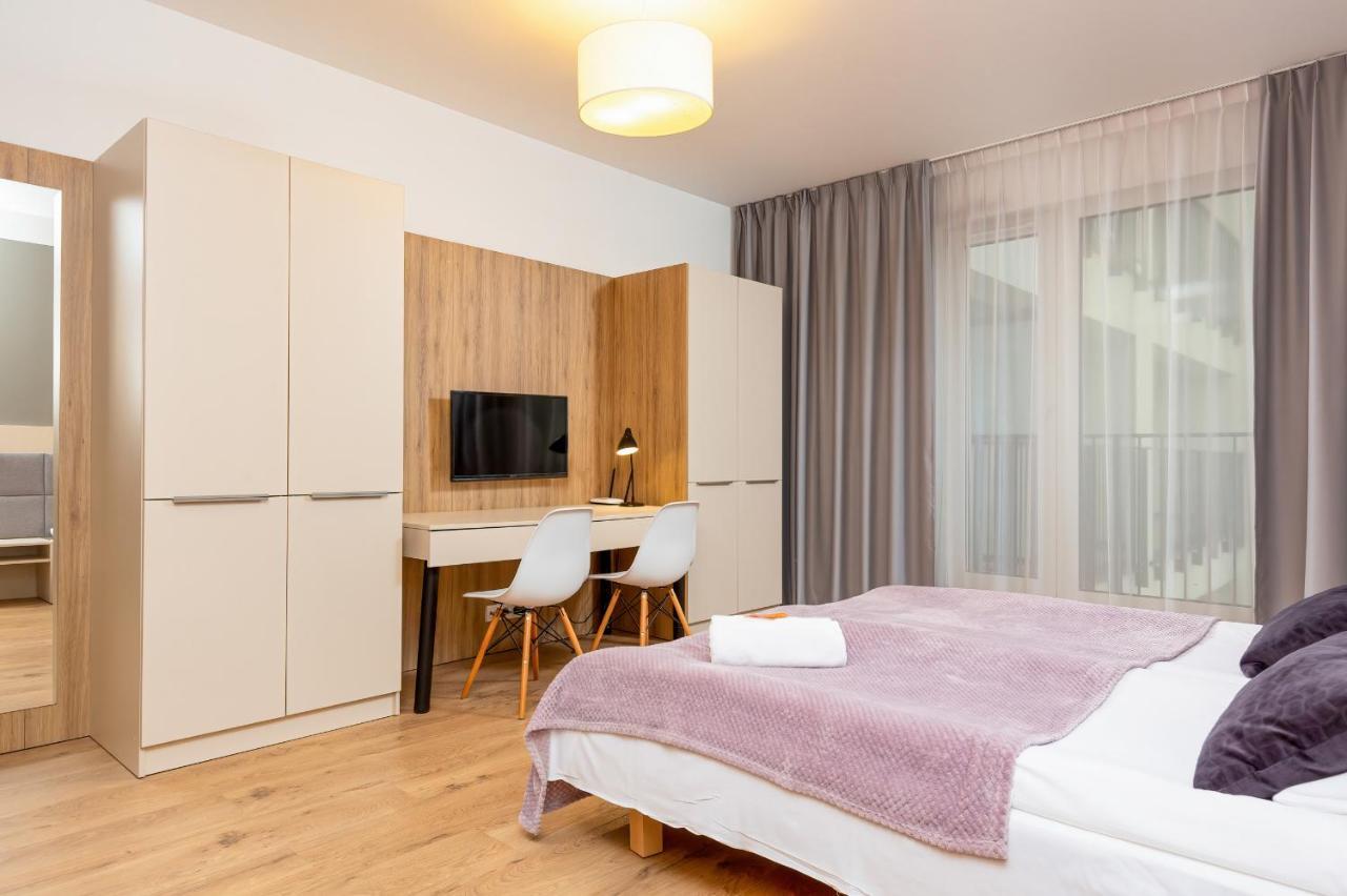 Wolska Residence Apartments With Parking By Noclegi Renters Warsaw Ngoại thất bức ảnh