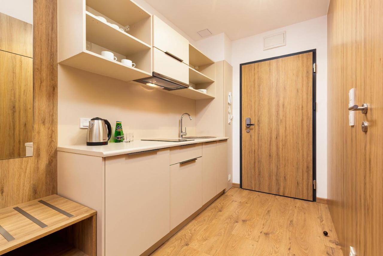 Wolska Residence Apartments With Parking By Noclegi Renters Warsaw Ngoại thất bức ảnh