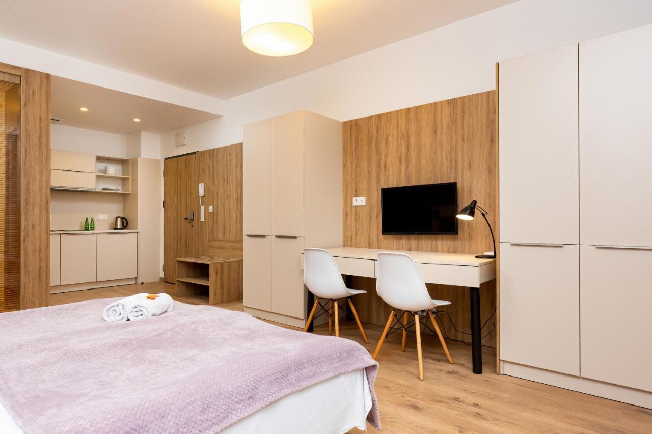Wolska Residence Apartments With Parking By Noclegi Renters Warsaw Ngoại thất bức ảnh
