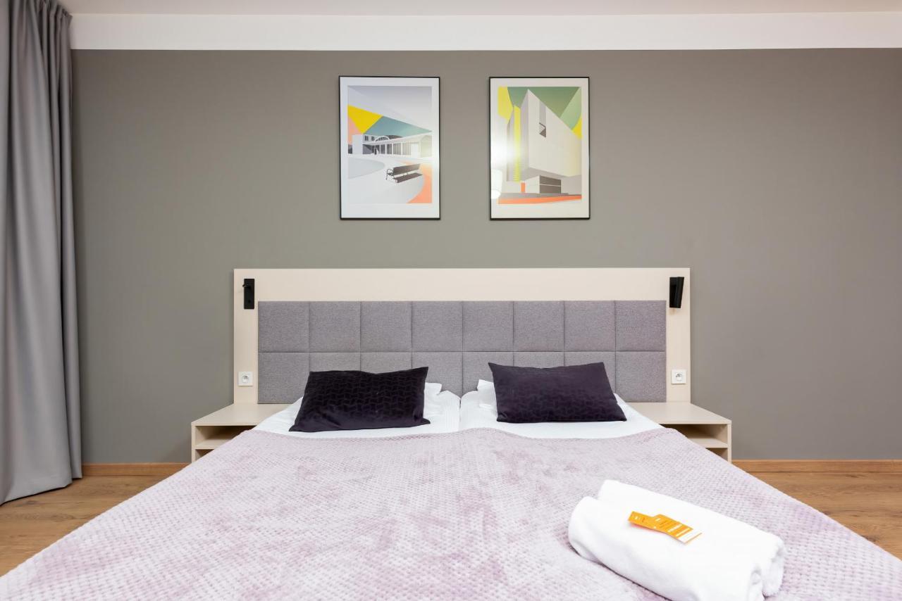 Wolska Residence Apartments With Parking By Noclegi Renters Warsaw Ngoại thất bức ảnh