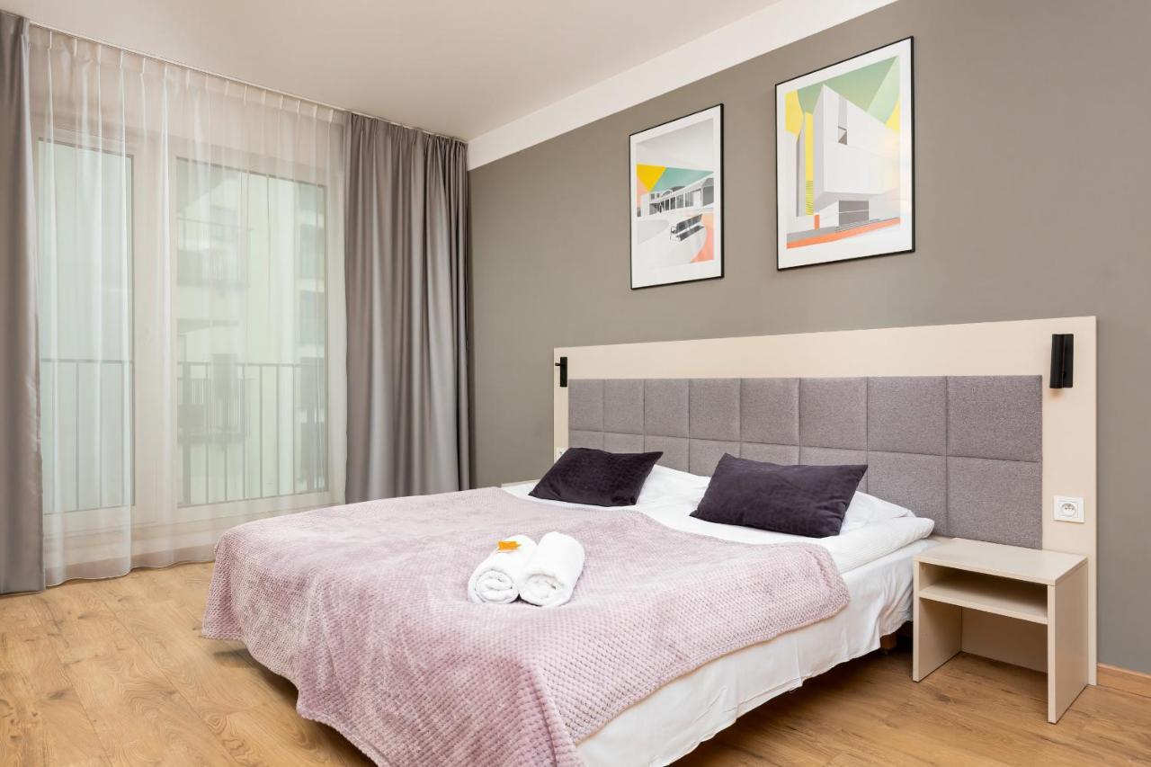 Wolska Residence Apartments With Parking By Noclegi Renters Warsaw Ngoại thất bức ảnh