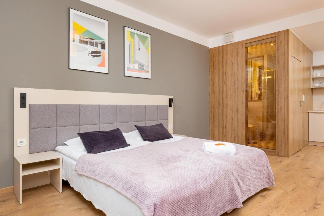 Wolska Residence Apartments With Parking By Noclegi Renters Warsaw Ngoại thất bức ảnh