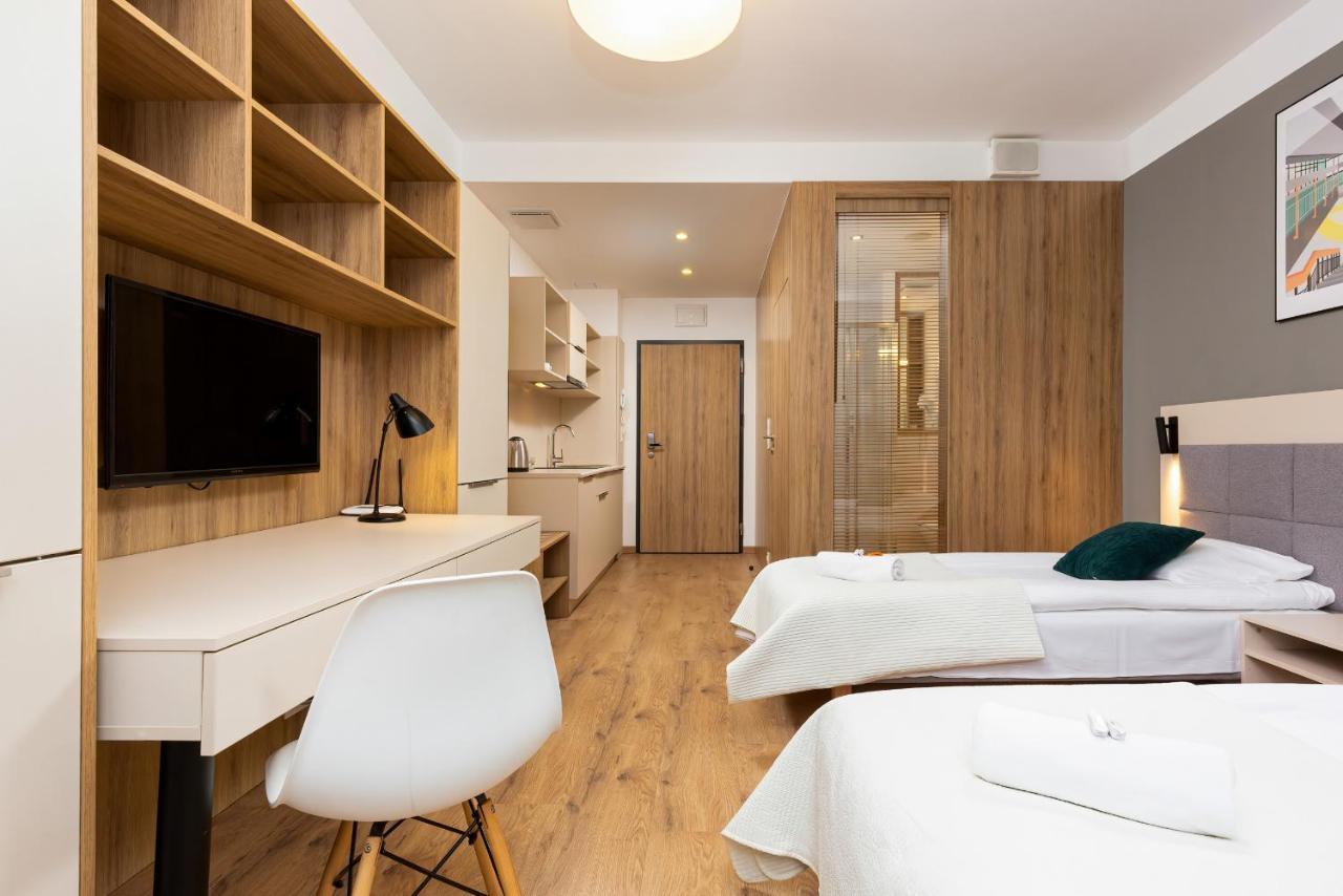 Wolska Residence Apartments With Parking By Noclegi Renters Warsaw Ngoại thất bức ảnh
