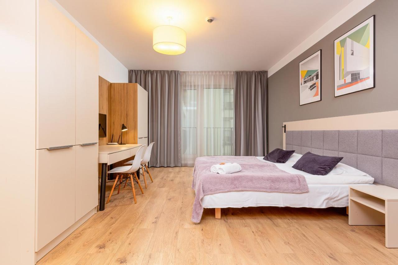 Wolska Residence Apartments With Parking By Noclegi Renters Warsaw Ngoại thất bức ảnh