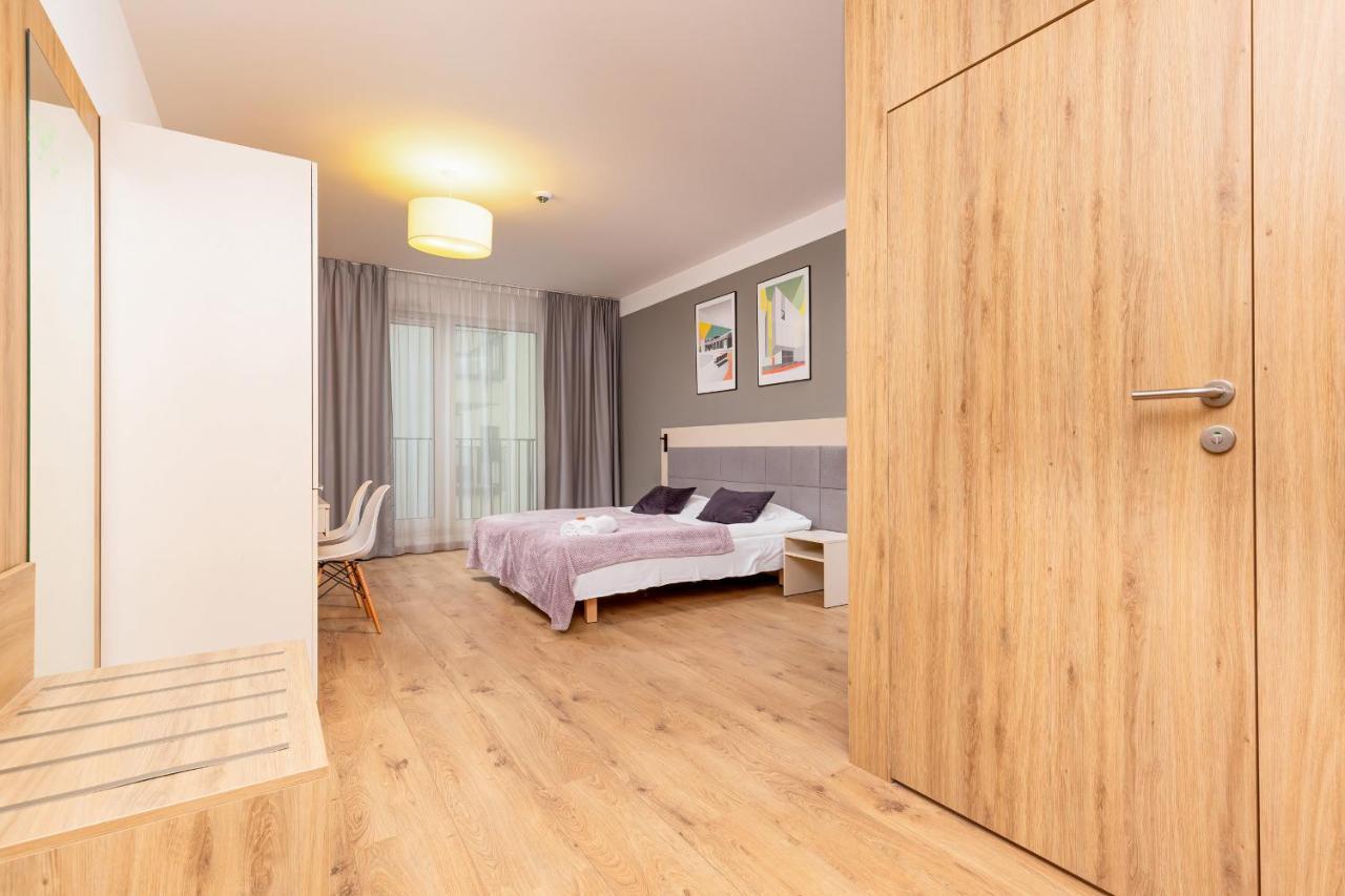 Wolska Residence Apartments With Parking By Noclegi Renters Warsaw Ngoại thất bức ảnh
