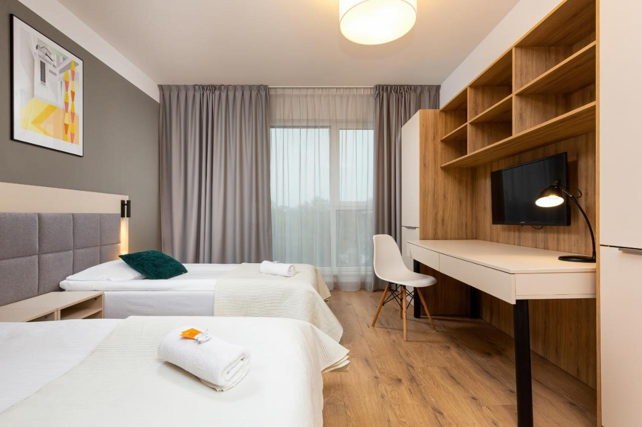 Wolska Residence Apartments With Parking By Noclegi Renters Warsaw Ngoại thất bức ảnh