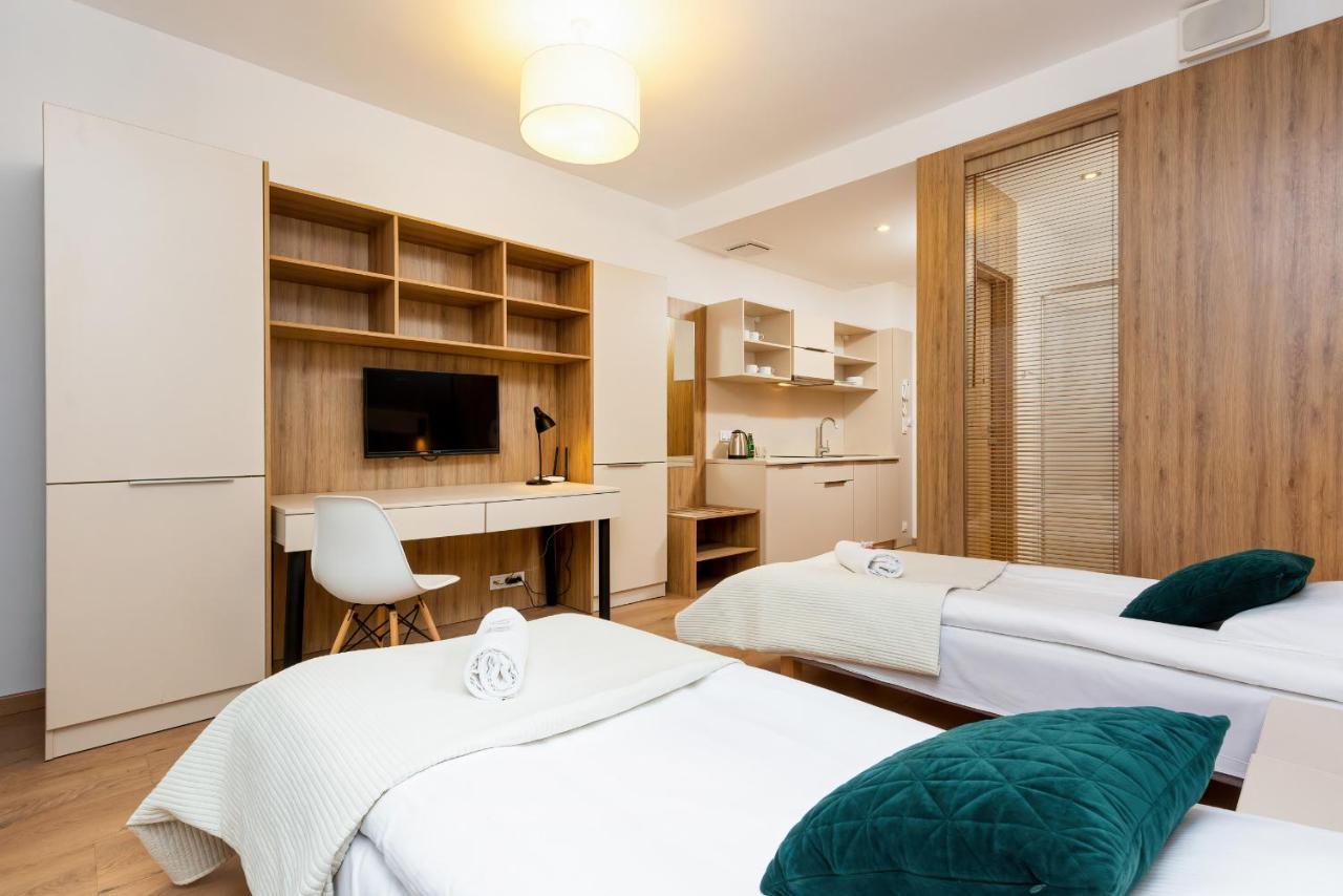 Wolska Residence Apartments With Parking By Noclegi Renters Warsaw Ngoại thất bức ảnh